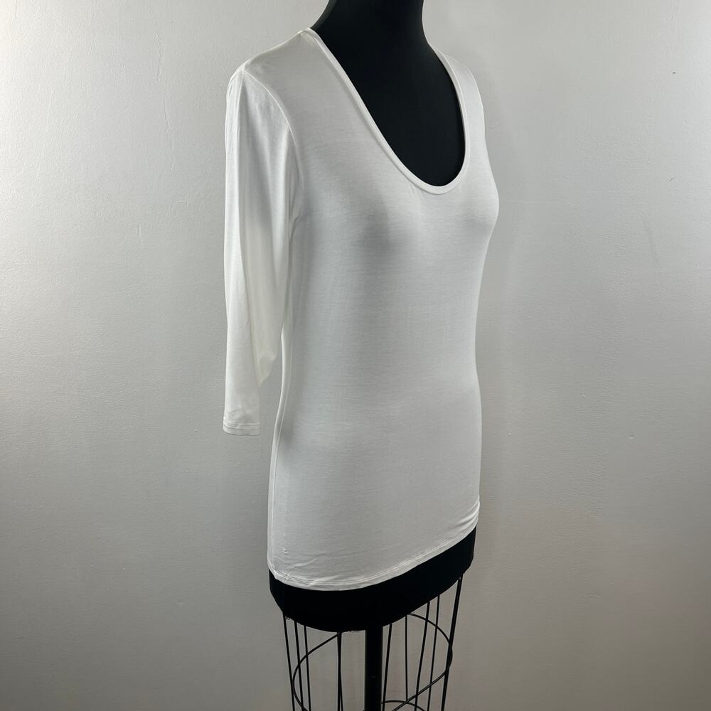 Majestic Paris White 4 Deluxe Teeshirt Soft Touch Wash Top Scoop Neck 3/4 Sleeve - Picture 4 of 8
